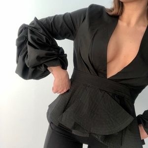 SIPAIYA NWT Black STATEMENT Blouse